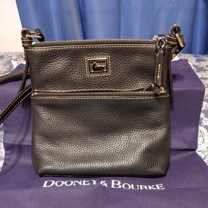Dooney & Bourke black pebble grain crossbody